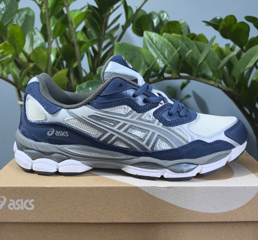 Asics skor