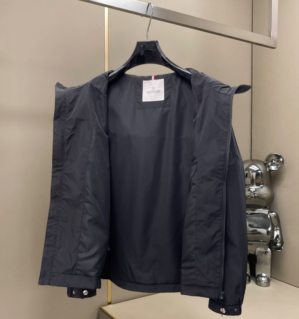 Svart moncler windbreaker