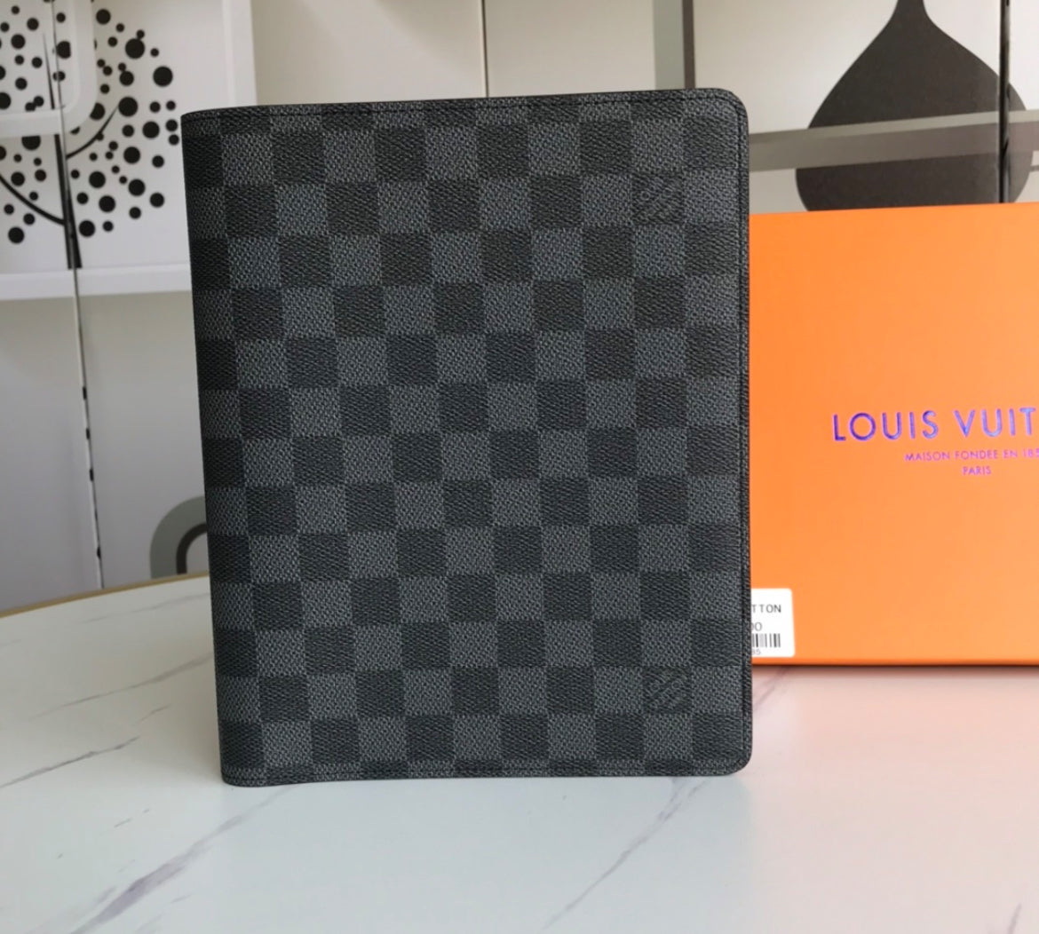 Louis Vuitton reseplånbok