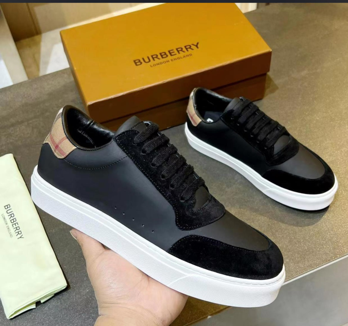 Burberry skor