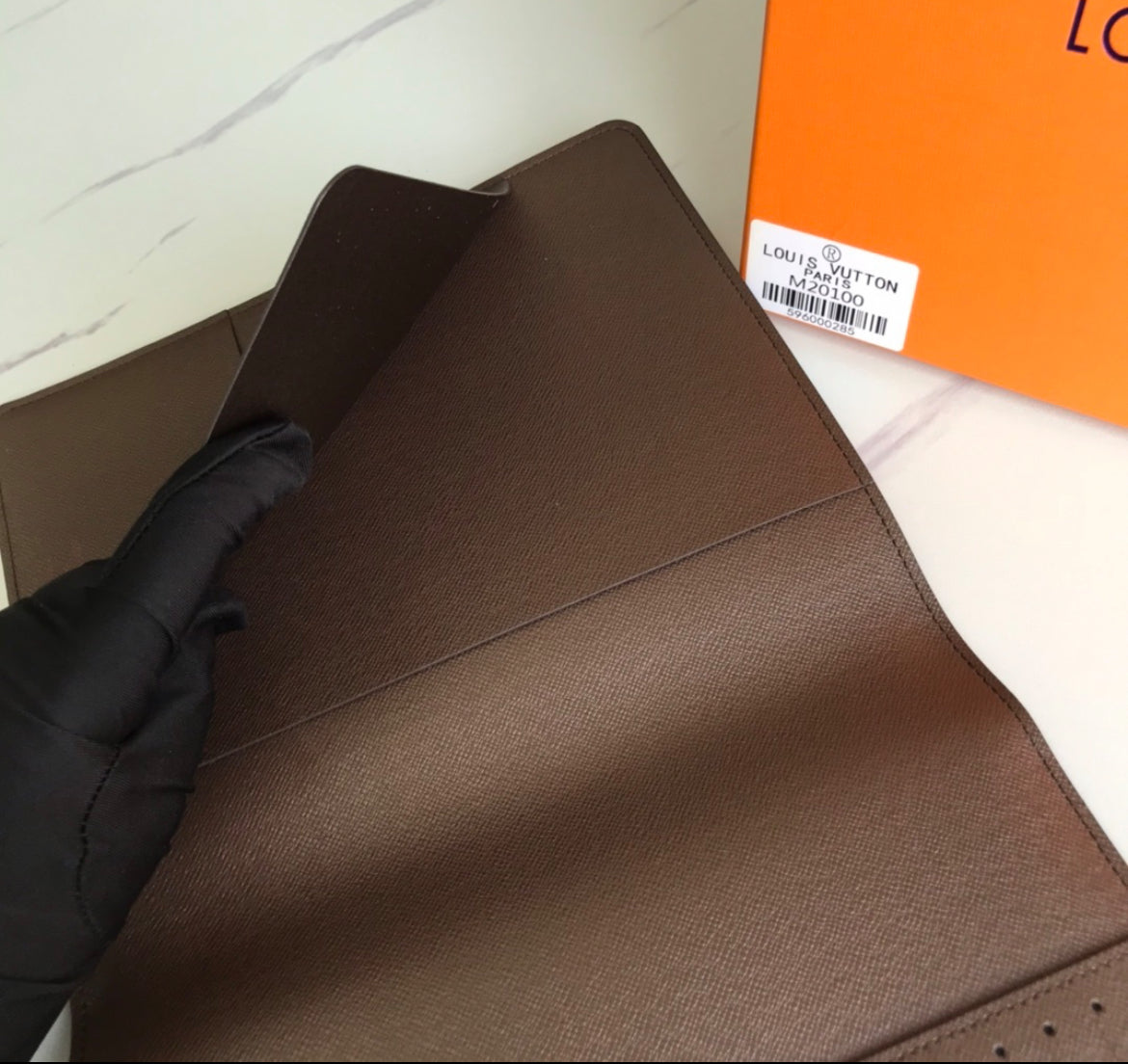Louis Vuitton reseplånbok