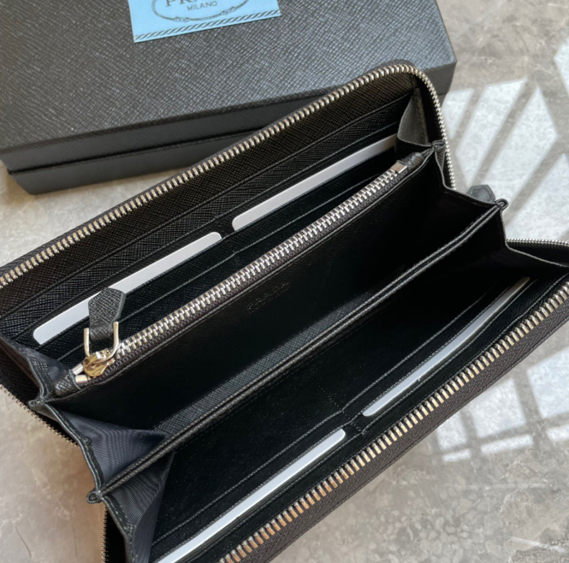 Prada plånbok