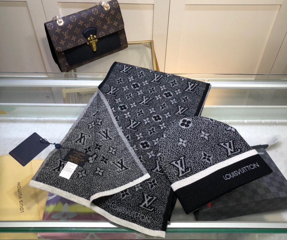 Louis Vuitton mössa och halsduk