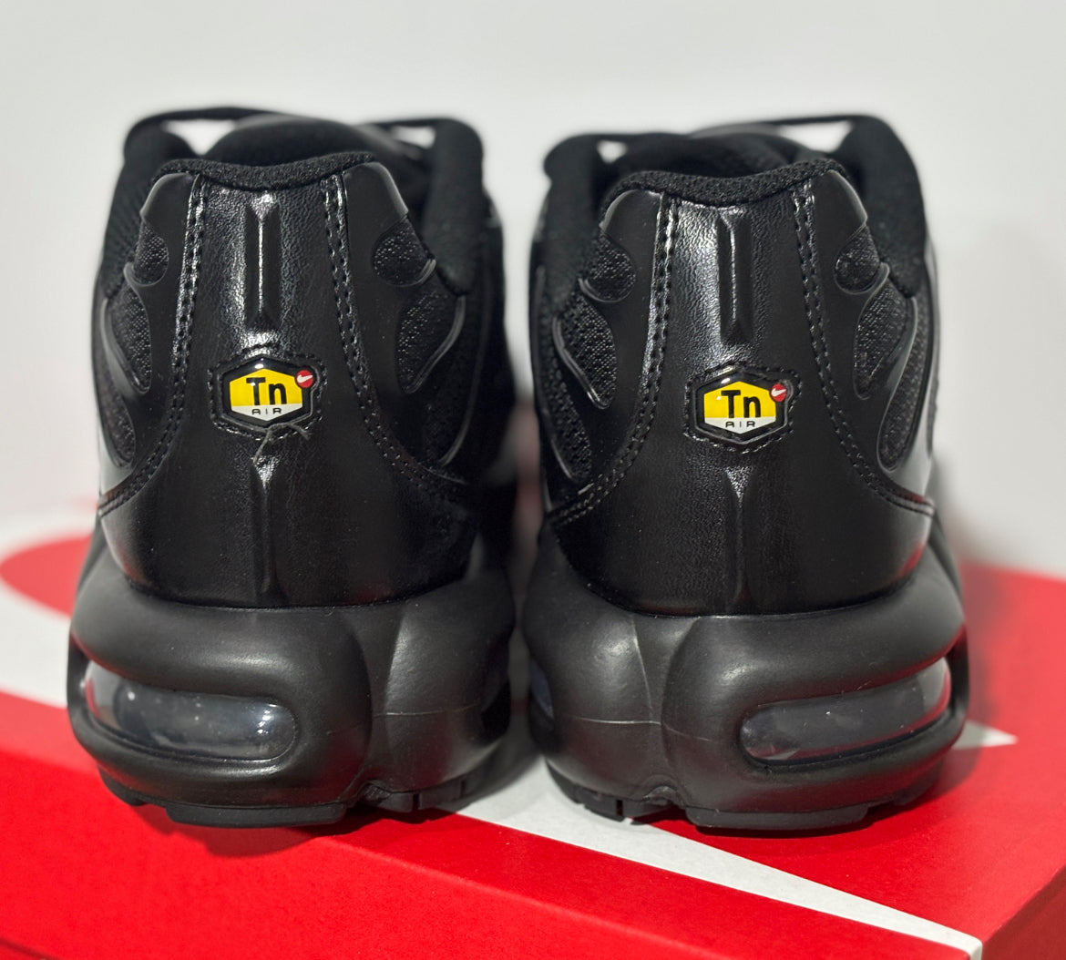 Nike tn hel svarta