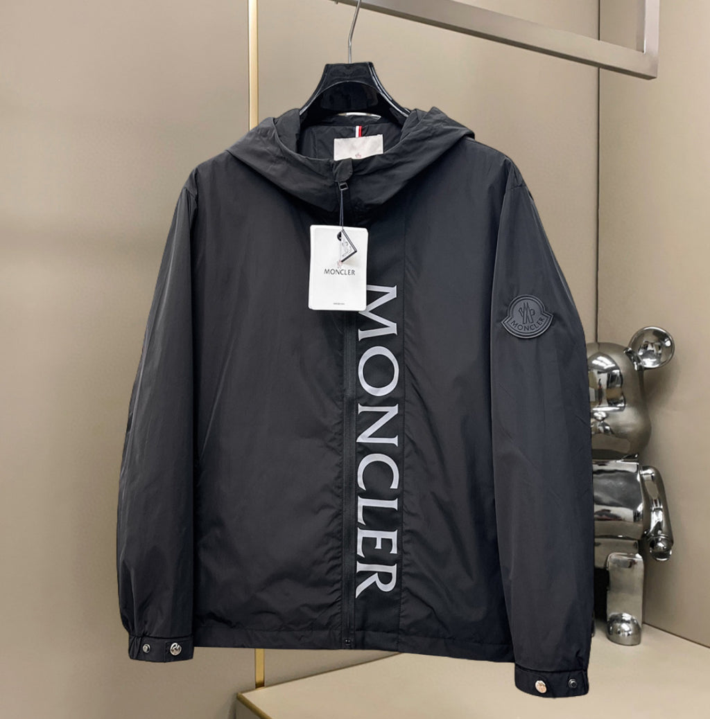 Svart moncler windbreaker