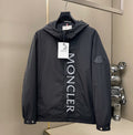 Svart moncler windbreaker
