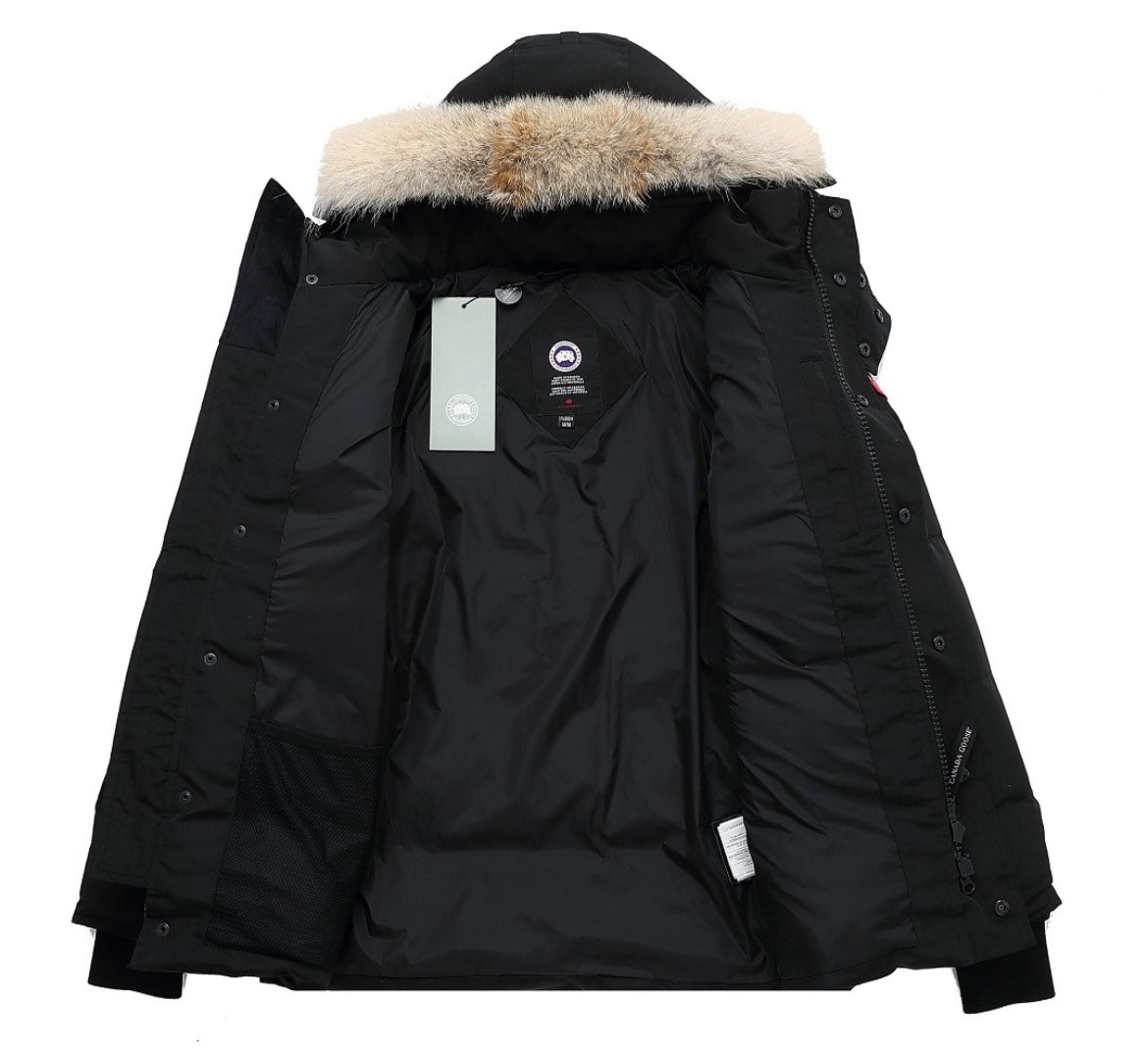Canada goose jacka svart/ röd logga