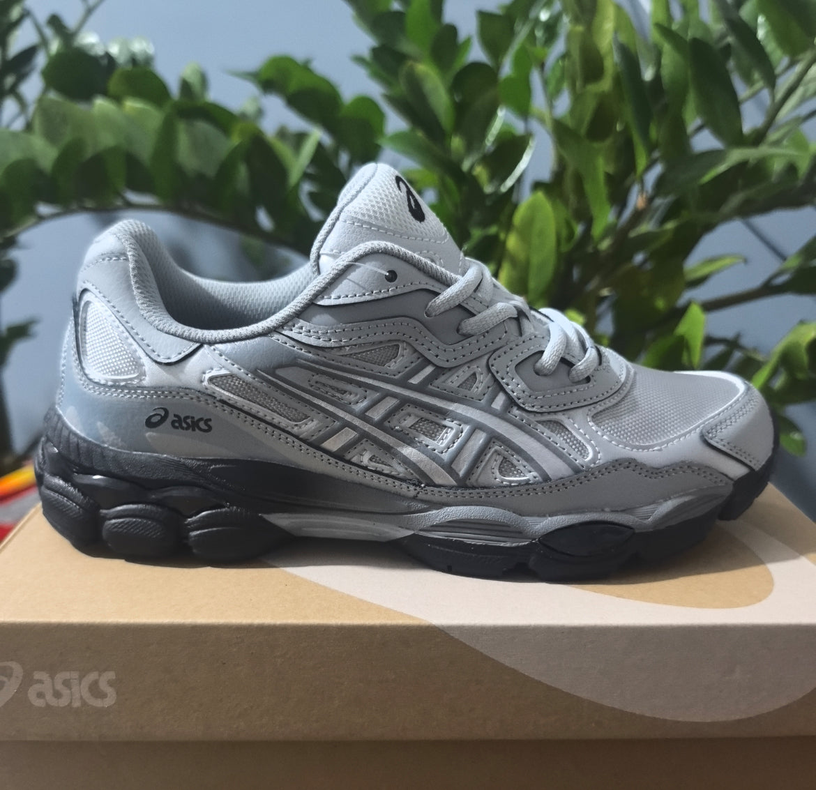 Asics skor