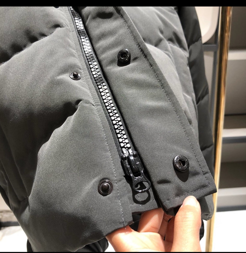 Canada goose jacka grå/ svart logga