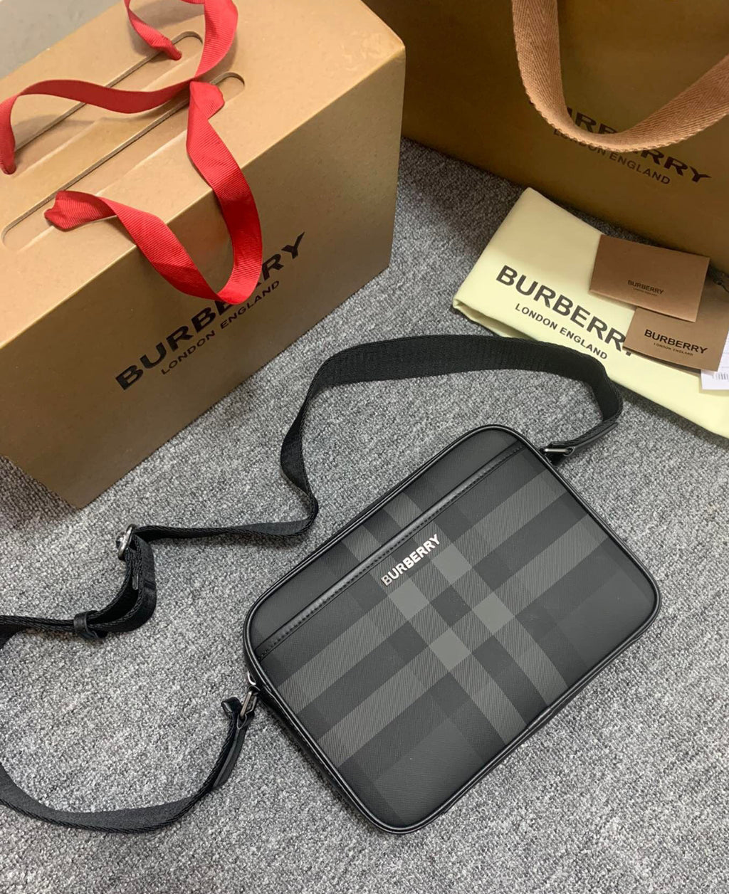 Burberry väska