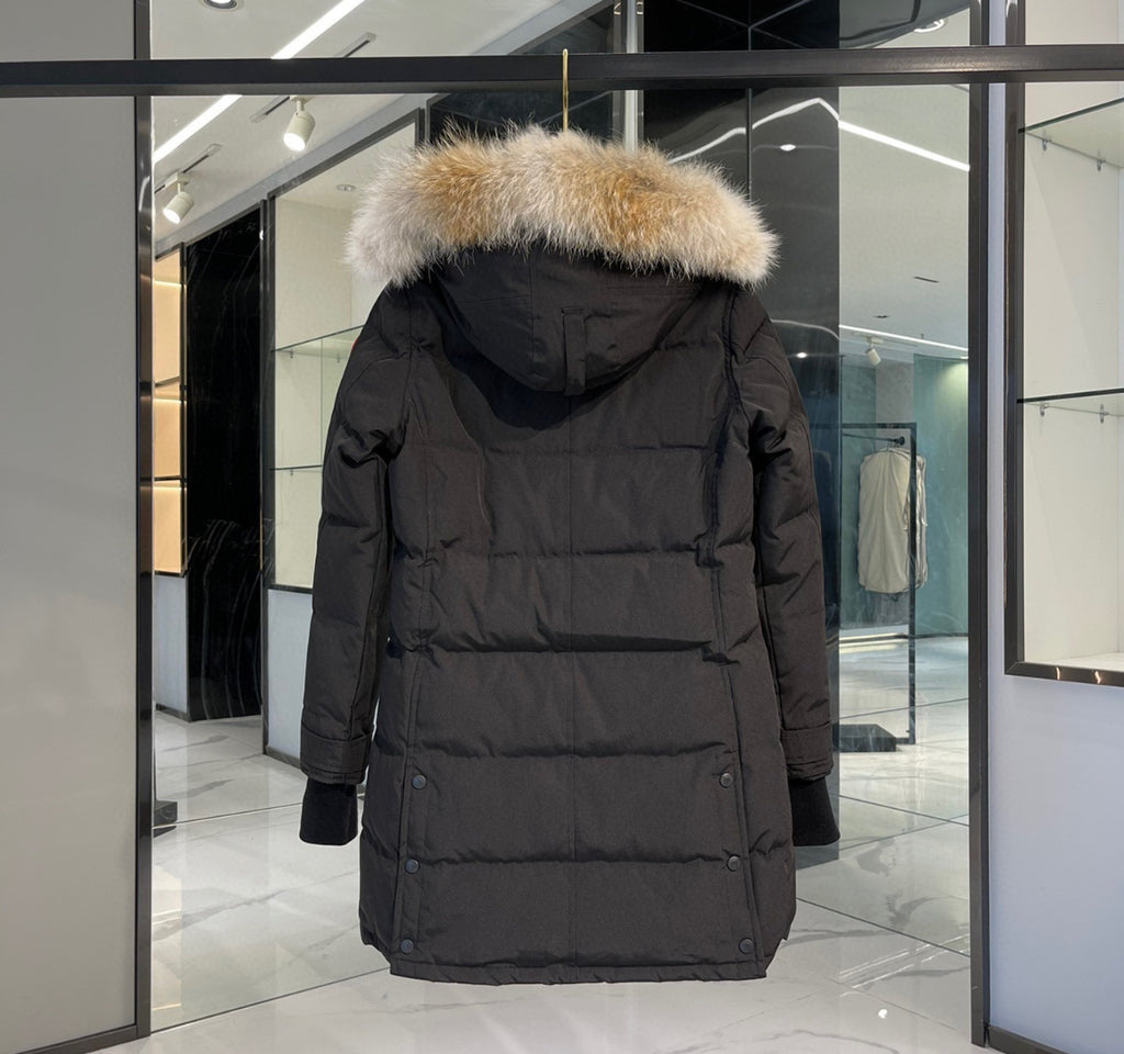 Canada goose jacka lång modell/ röd logga
