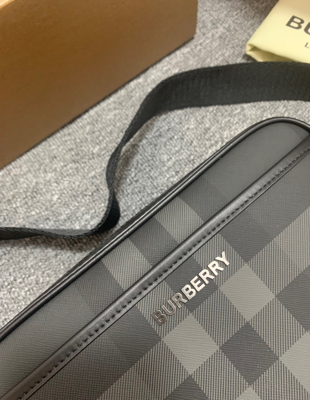 Burberry väska