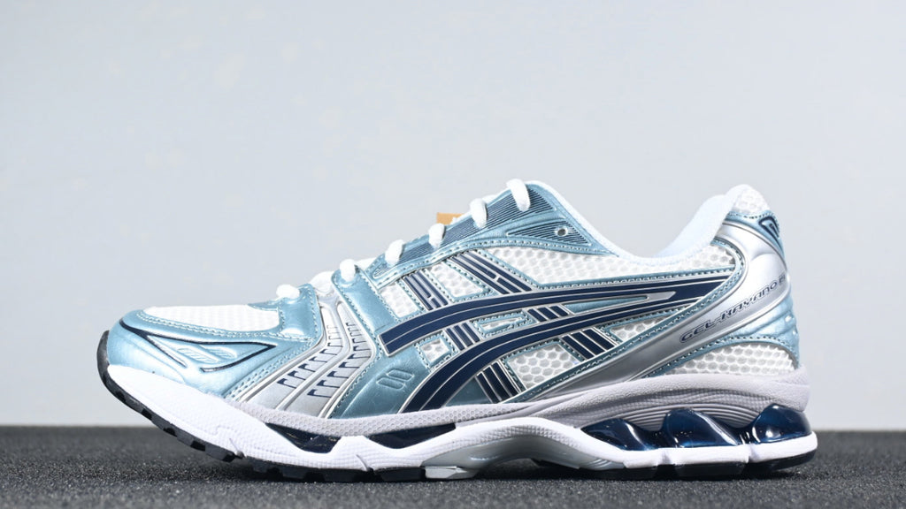 Asics skor