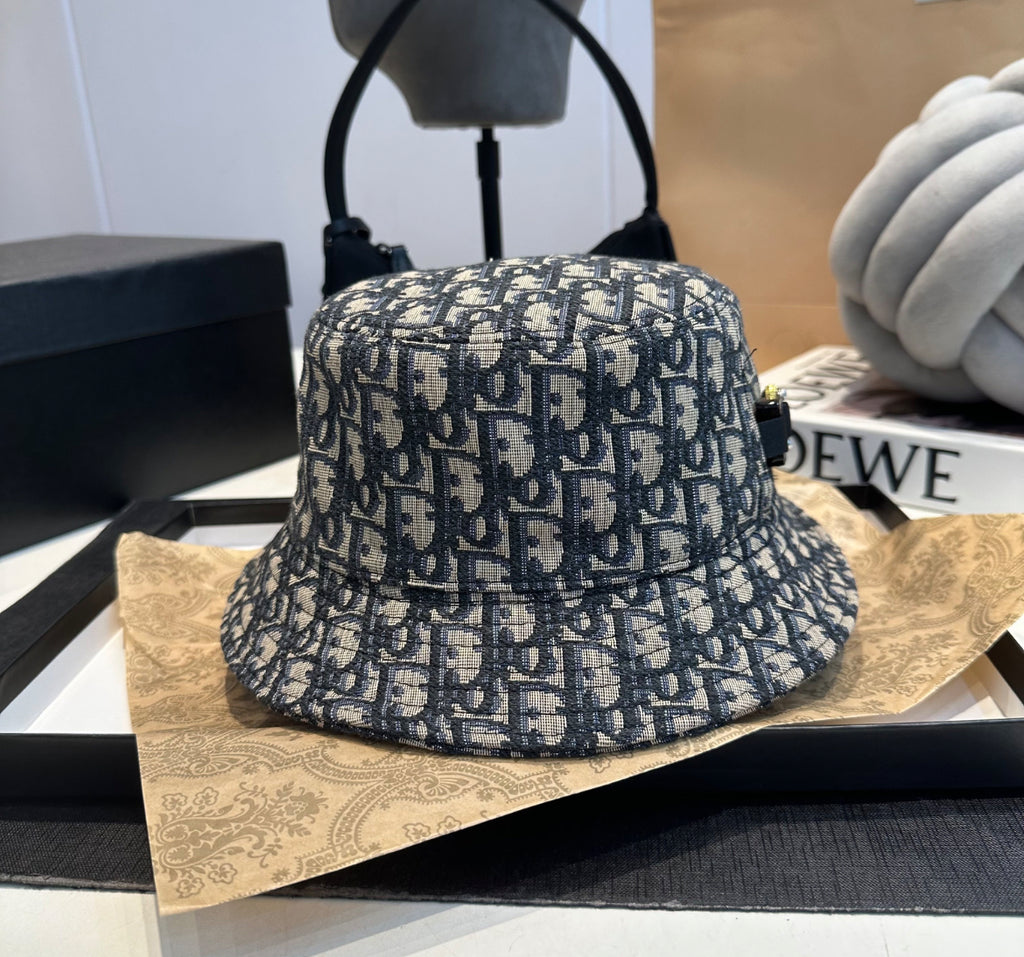 Dior hatt