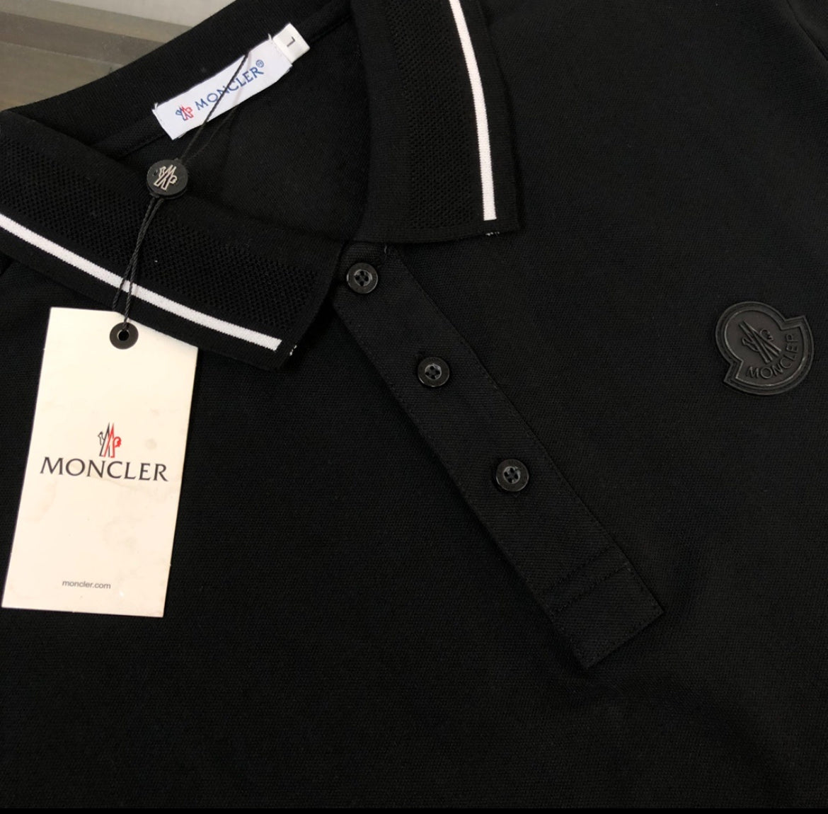 Moncler tshirt