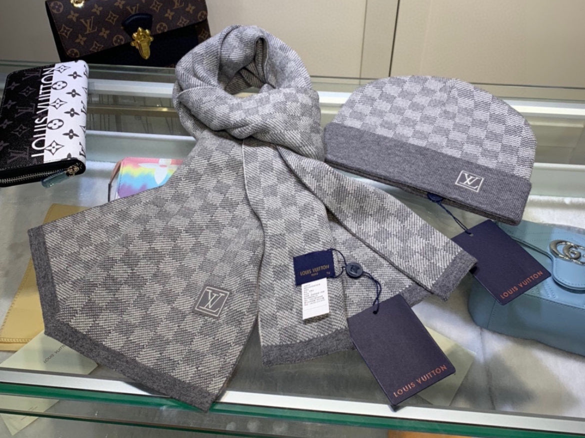 Louis Vuitton mössa och halsduk