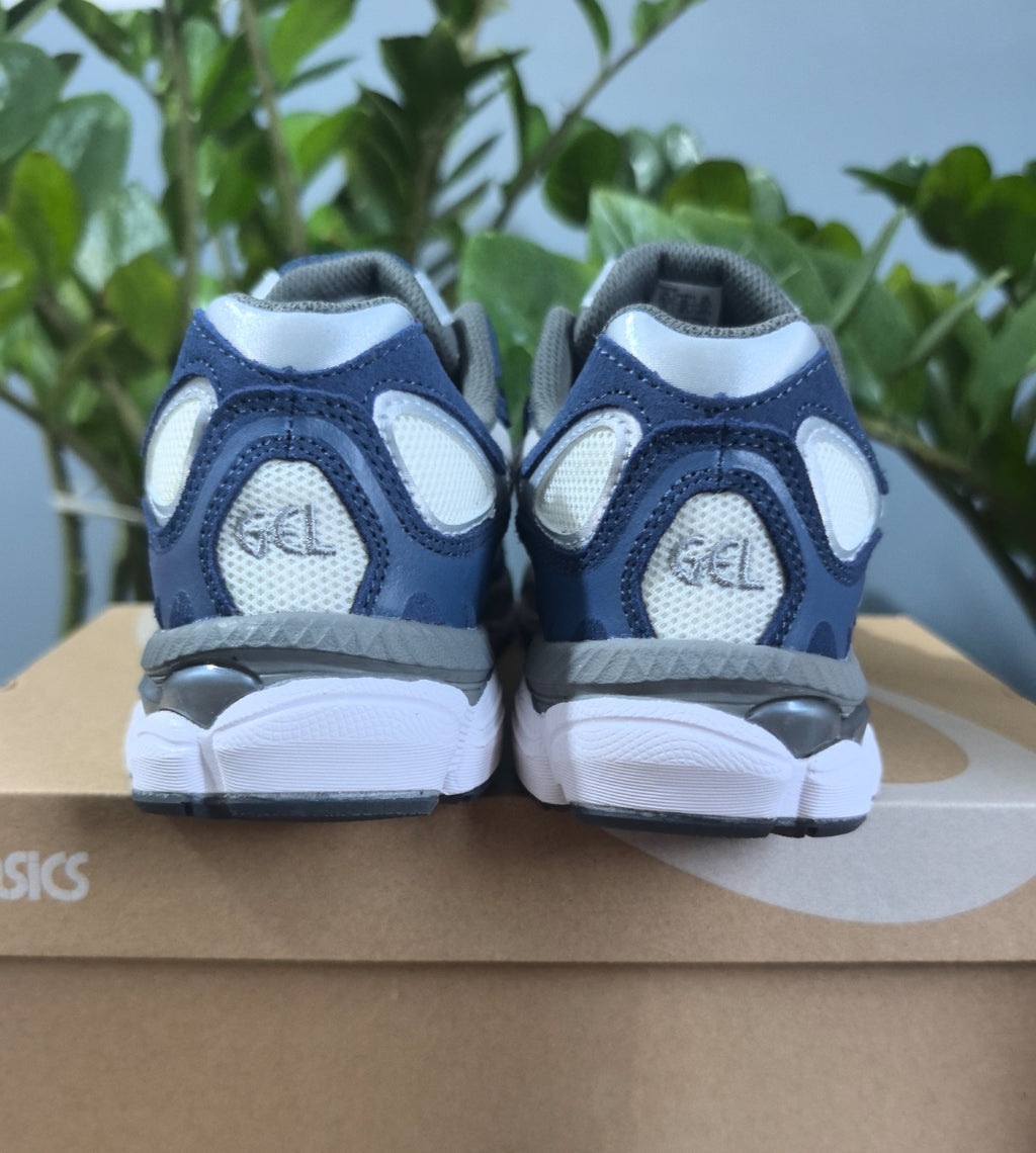 Asics skor