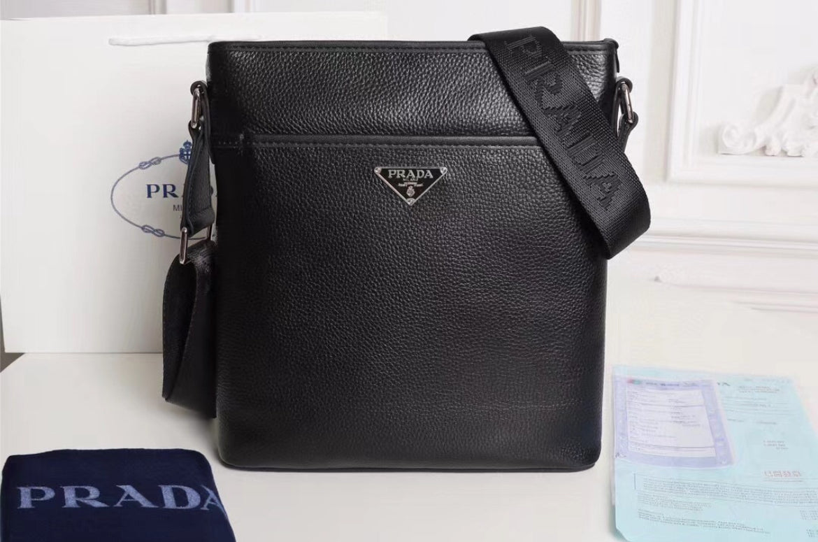 Prada väska