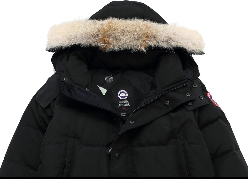 Canada goose jacka svart/ röd logga