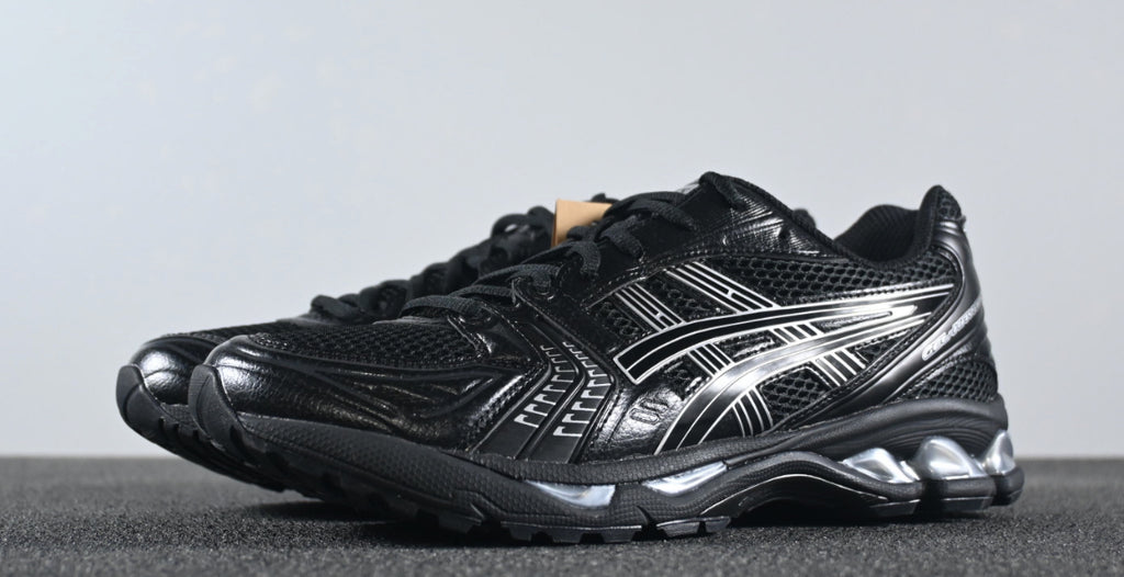 Asics skor