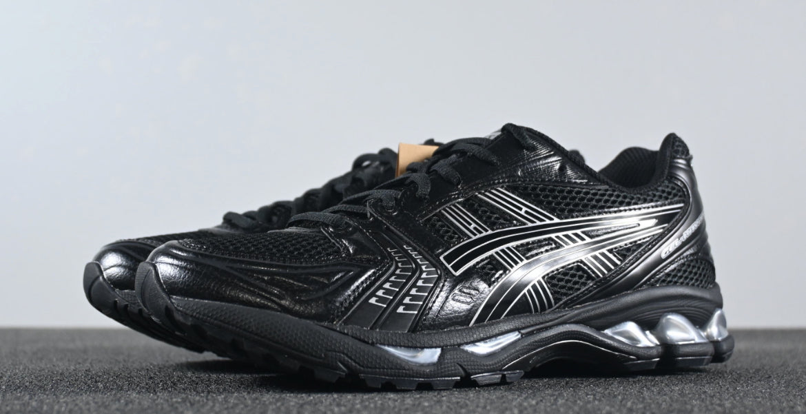 Asics skor