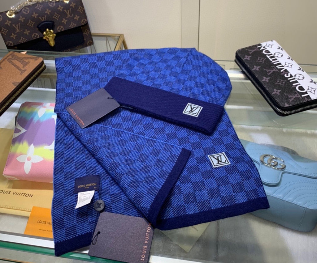 Louis Vuitton mössa och halsduk