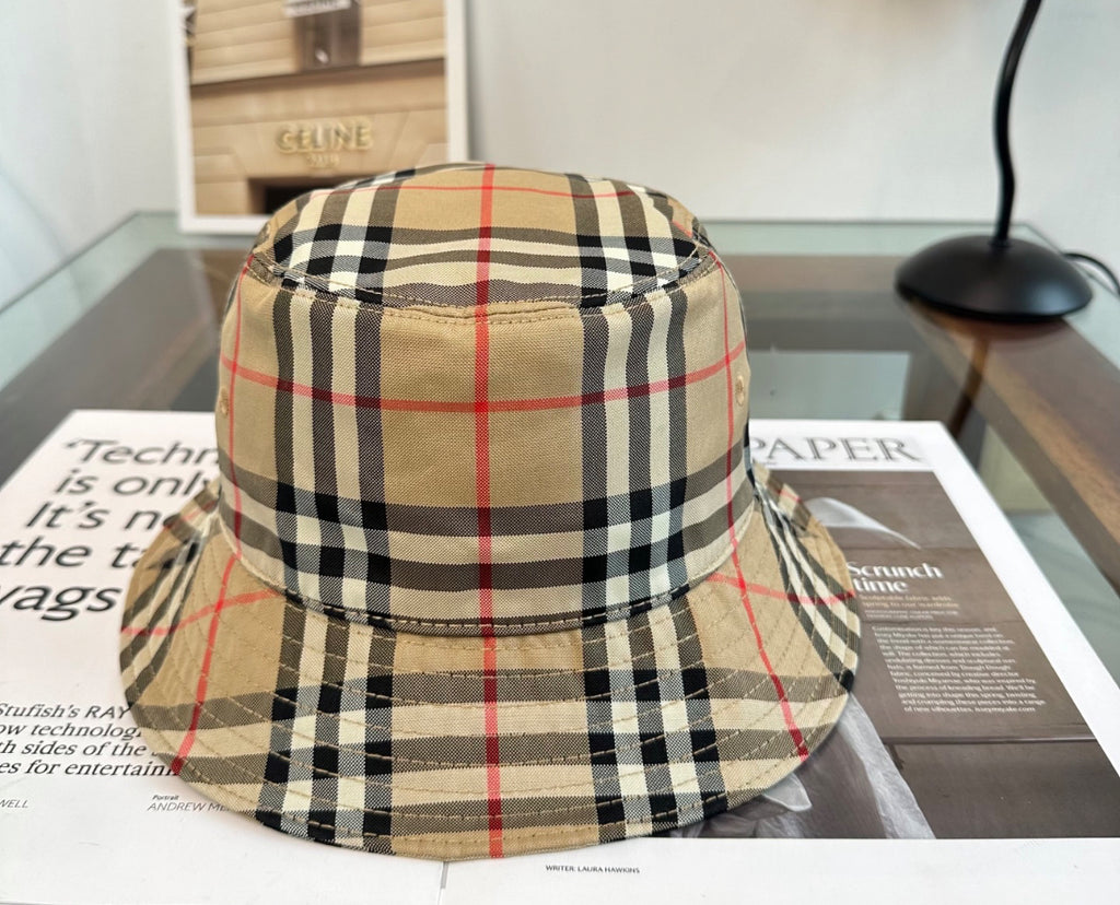 Burberry hatt