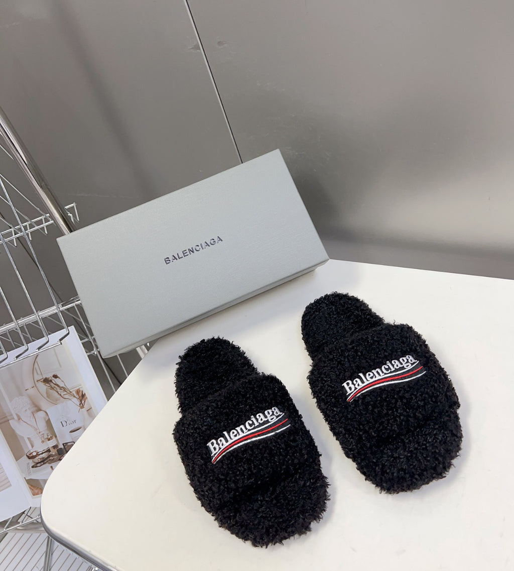 Snygga balenciaga tofflor