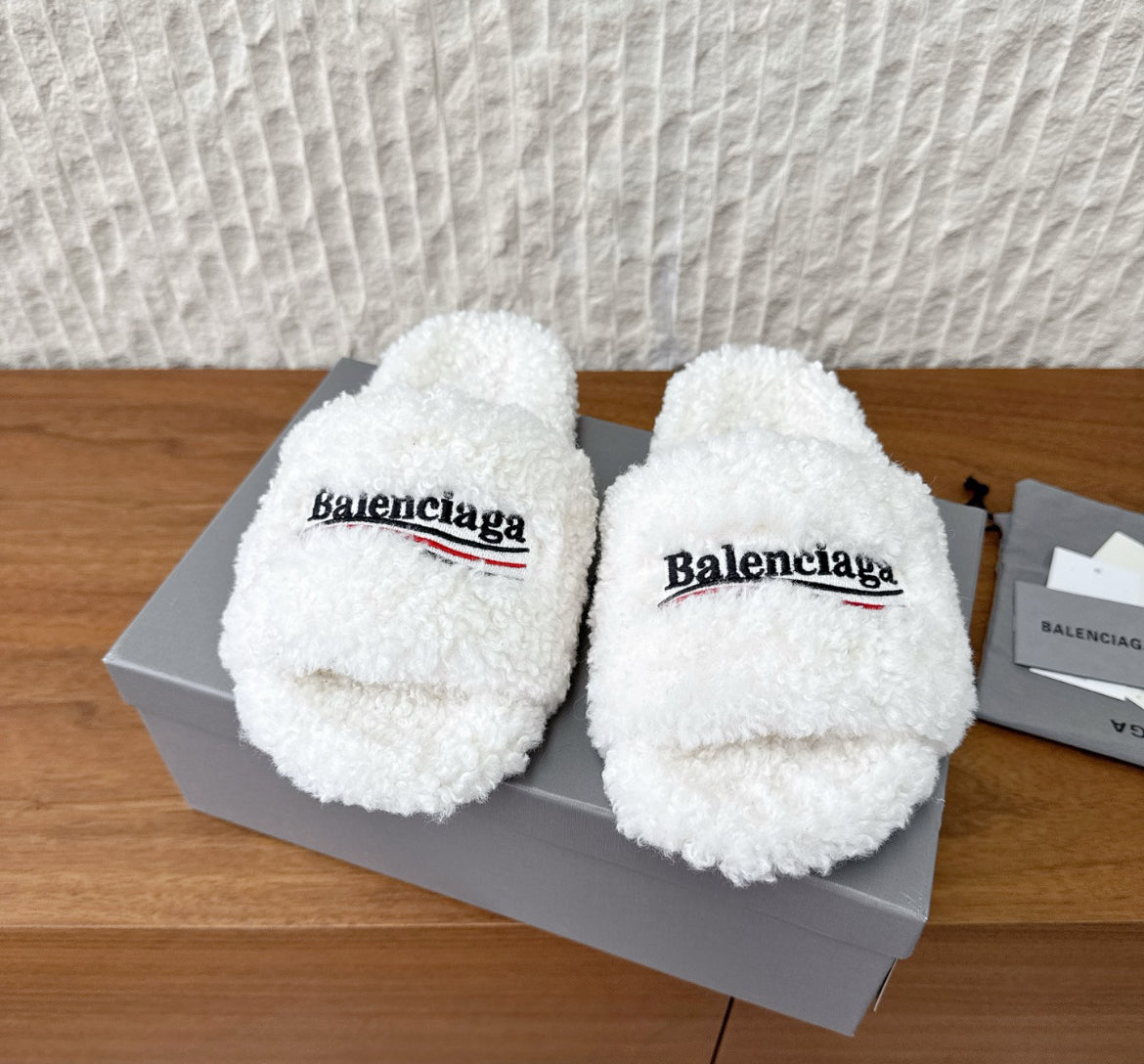 Snygga balenciaga tofflor
