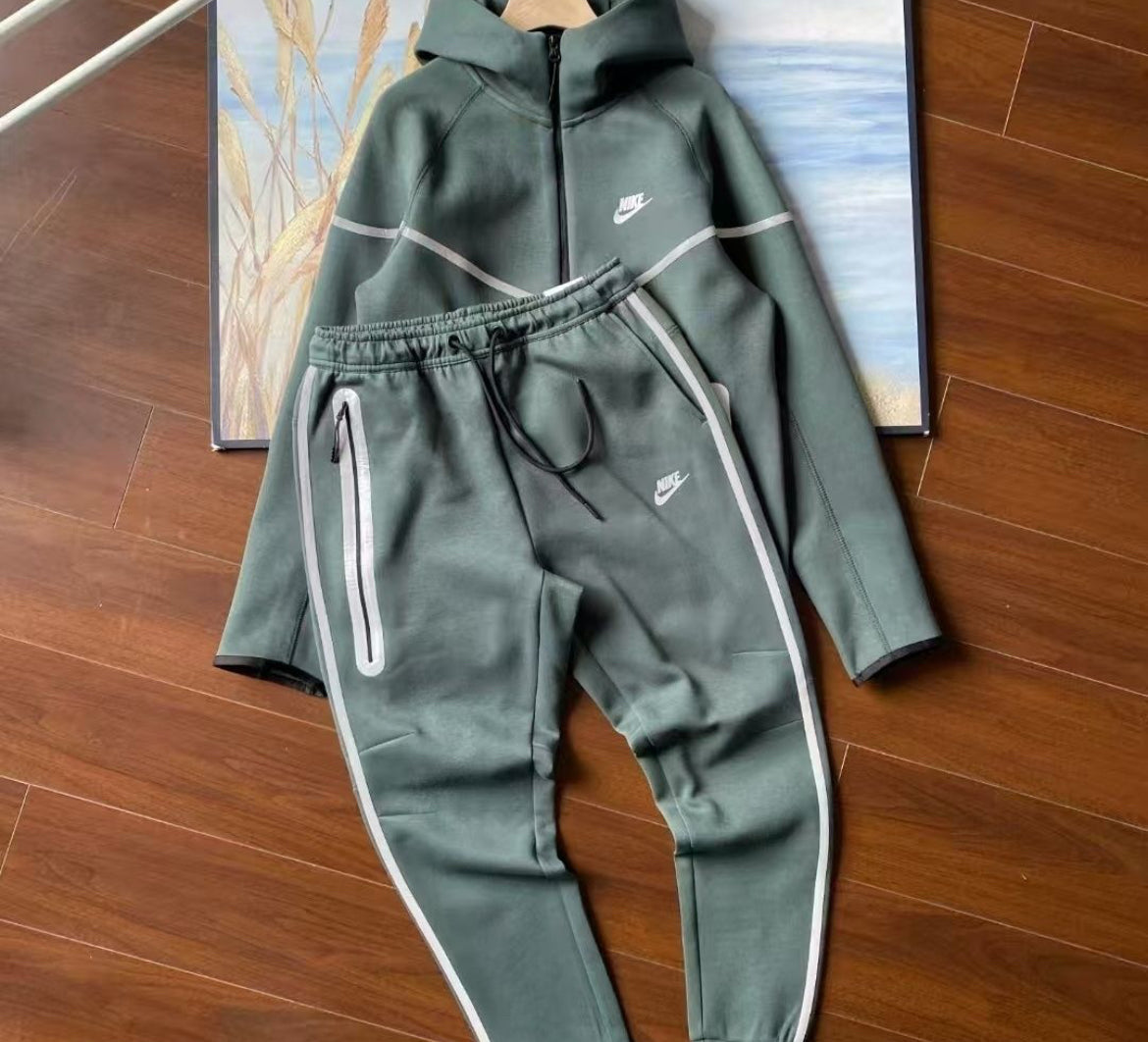 Nike tech mjukis set