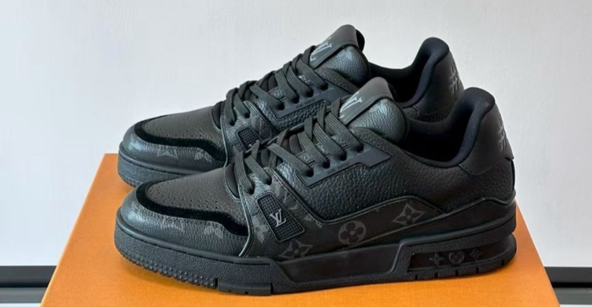 Hel svarta Louis Vuitton skor