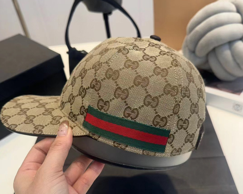 Gucci beige canvas keps