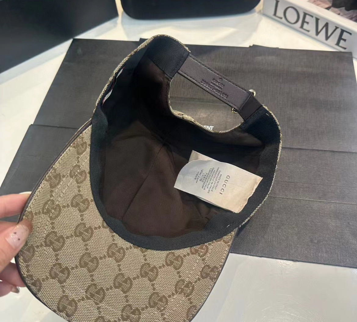 Gucci beige canvas keps