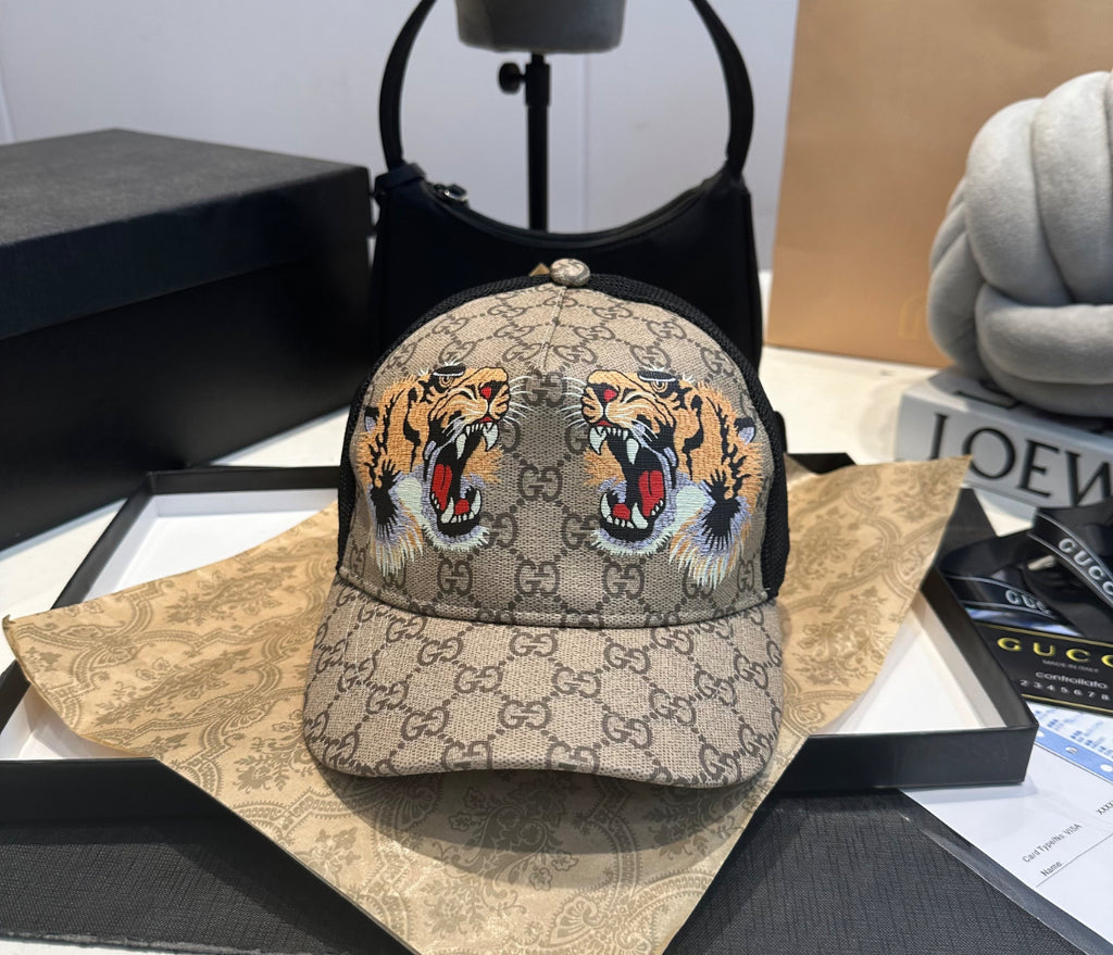 Gucci beige tiger keps