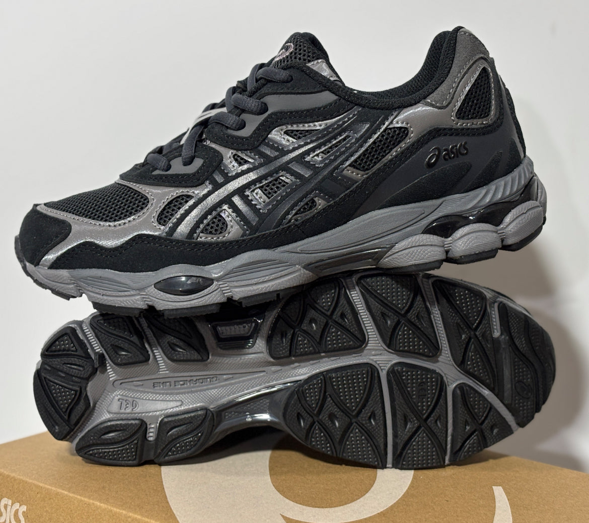 Asics skor